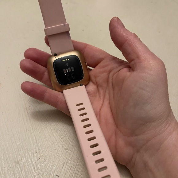 Pink Smartwatch with Advanced Features - Picture 2 of 3